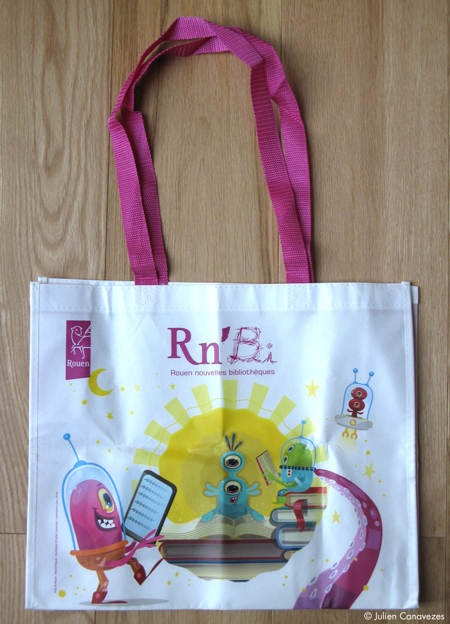 Tote bags with illustrations